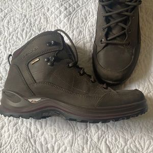 Lowa boots, BARELY worn